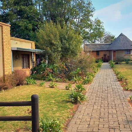 Backpackers Connection @ Jnb Airport Ostello Benoni Esterno foto