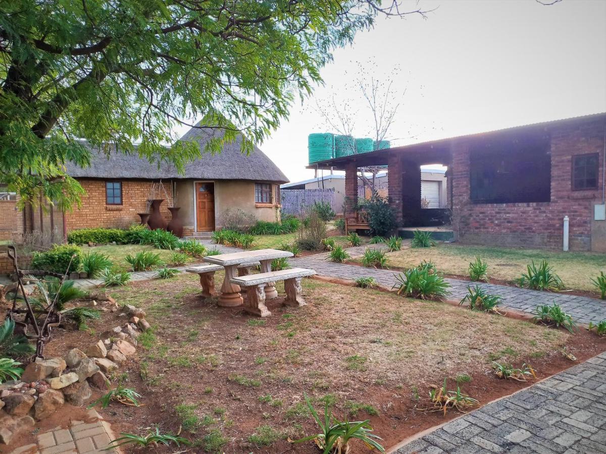 Backpackers Connection @ Jnb Airport Ostello Benoni Esterno foto