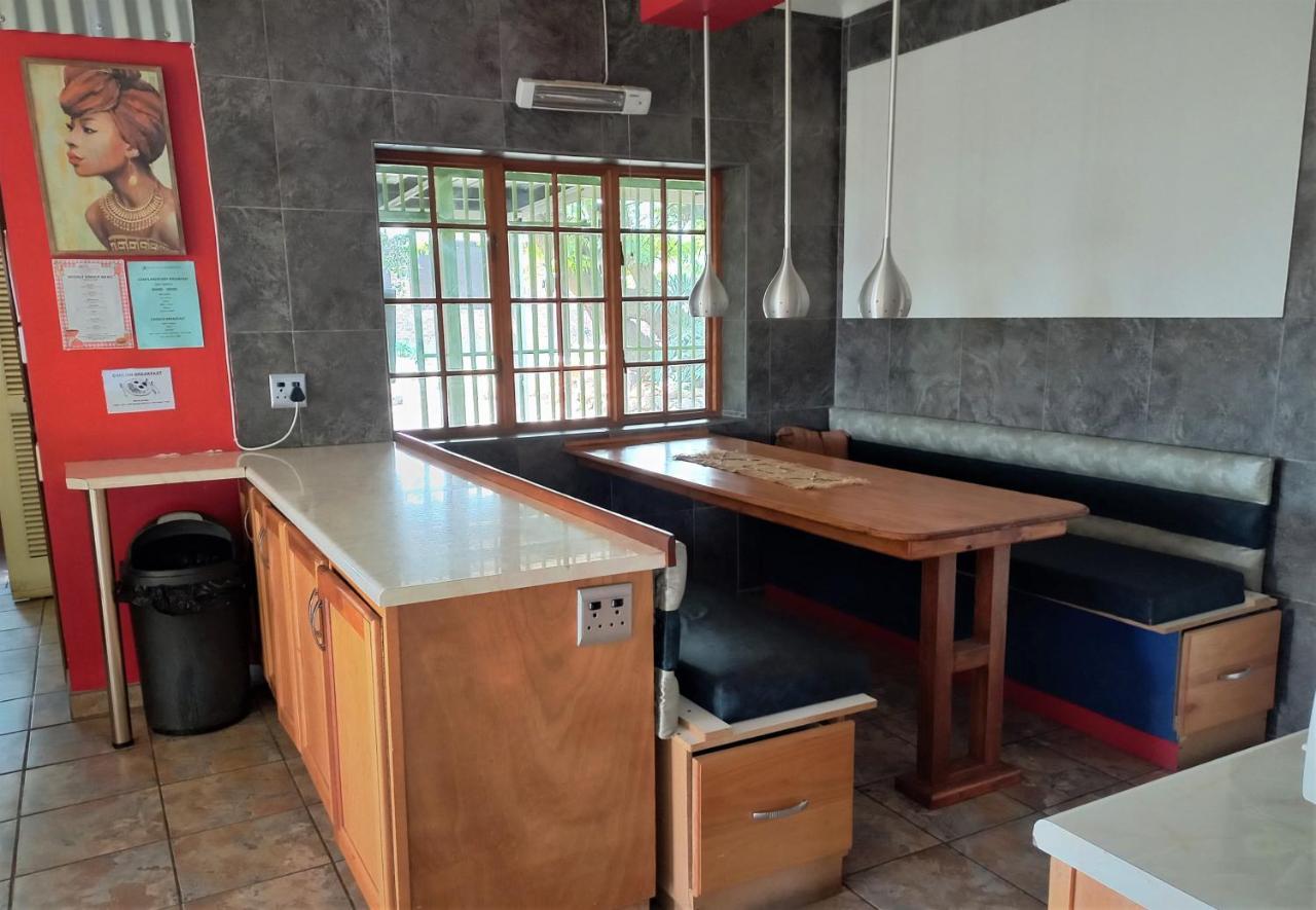 Backpackers Connection @ Jnb Airport Ostello Benoni Esterno foto