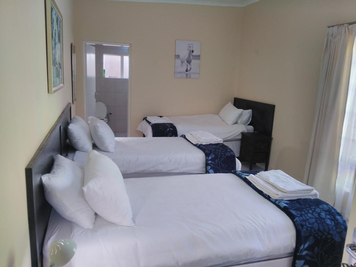 Backpackers Connection @ Jnb Airport Ostello Benoni Esterno foto